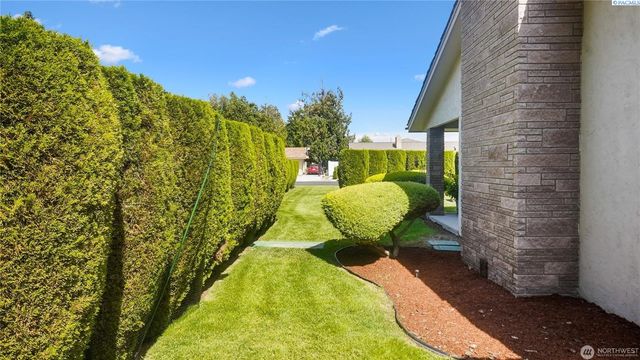 1525 E Catalpa St, Othello, WA 99344