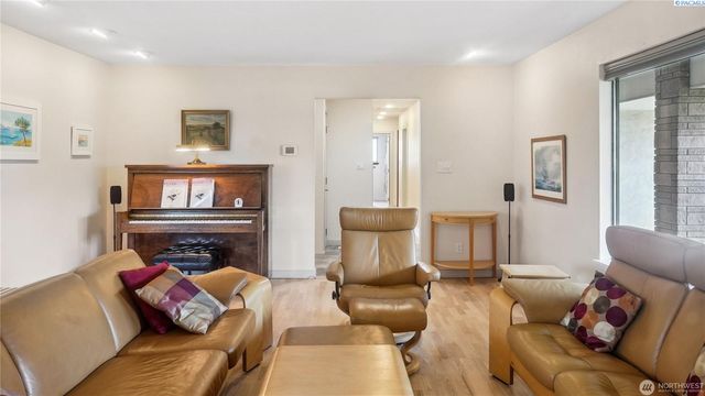 1525 E Catalpa St, Othello, WA 99344