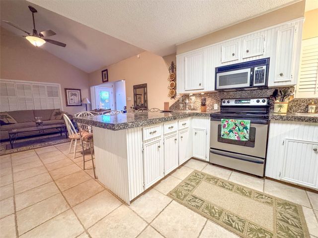 1031 Redfish Street, Bayou Vista, TX 77563