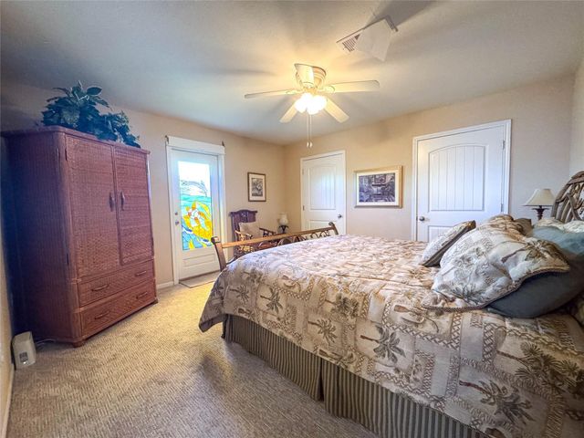 1031 Redfish Street, Bayou Vista, TX 77563