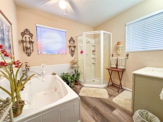 1031 Redfish Street, Bayou Vista, TX 77563