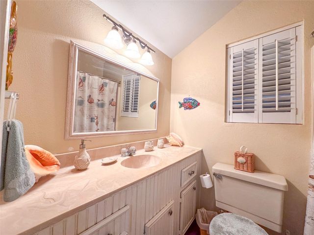 1031 Redfish Street, Bayou Vista, TX 77563