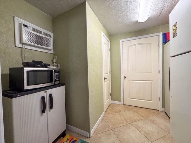 1031 Redfish Street, Bayou Vista, TX 77563