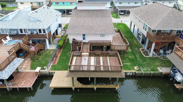 1031 Redfish Street, Bayou Vista, TX 77563
