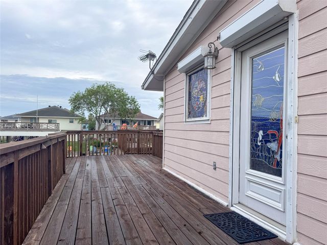 1031 Redfish Street, Bayou Vista, TX 77563