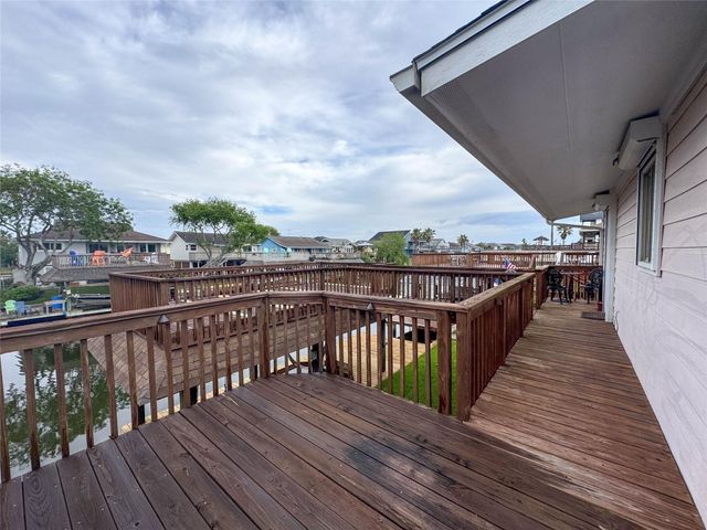 1031 Redfish Street, Bayou Vista, TX 77563