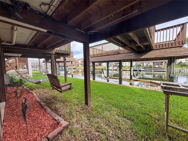 1031 Redfish Street, Bayou Vista, TX 77563