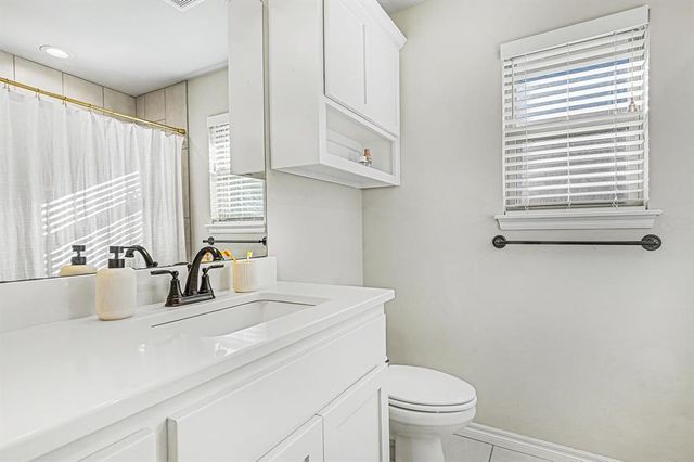 495 Grand Sycamore Drive, Washington, OK 73093