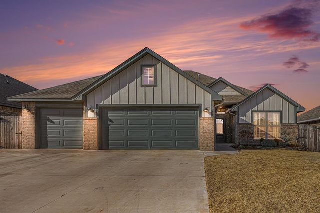 495 Grand Sycamore Drive, Washington, OK 73093