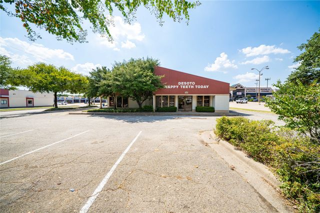 701 N Hampton Road, Desoto, TX 75115