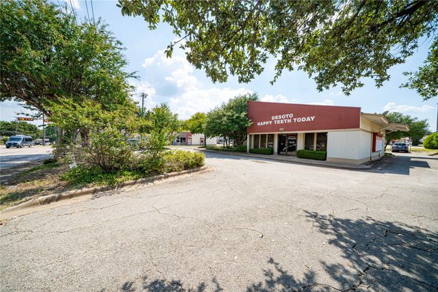 701 N Hampton Road, Desoto, TX 75115