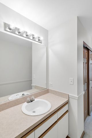 1244 Brookdale Drive 1244, Carpentersville, IL 60110