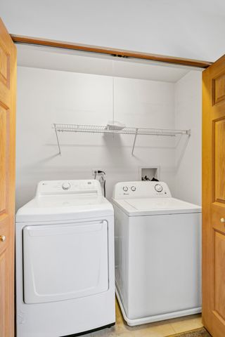 1244 Brookdale Drive 1244, Carpentersville, IL 60110