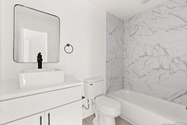 1005 Essex St Unit 202, San Antonio, TX 78210