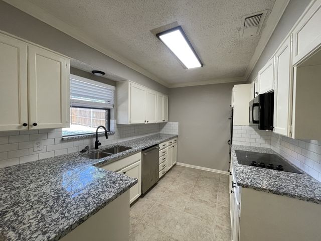 3502 Leighton Drive, Arlington, TX 76015