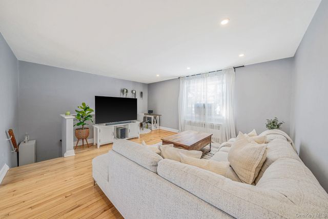 224-24 Manor Road UPPER, Queens Village, NY 11427