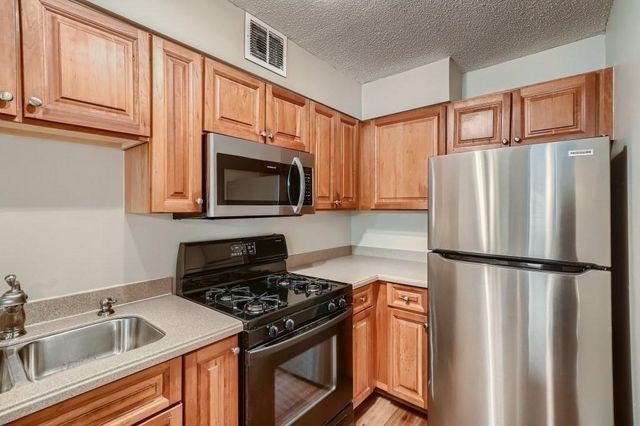2479 Peachtree NE Road 412, Atlanta, GA 30305