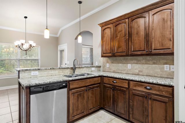 104 Penbrook St., Henderson, TX 75654