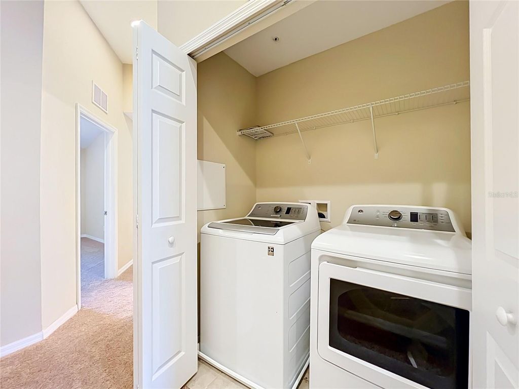 Image 20 of property listing at 520 VIRTUOSO LANE 68, Orlando, FL 32824