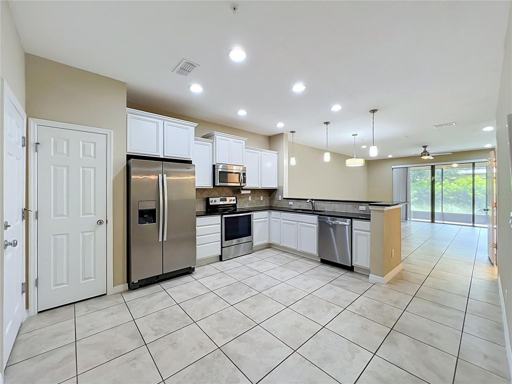 Image 7 of property listing at 520 VIRTUOSO LANE 68, Orlando, FL 32824