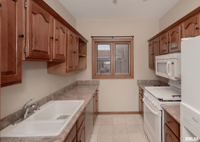 2501 BRADY Street, Davenport, IA 52803