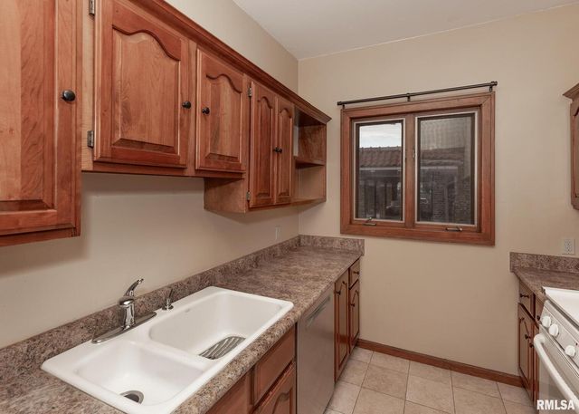 2501 BRADY Street, Davenport, IA 52803