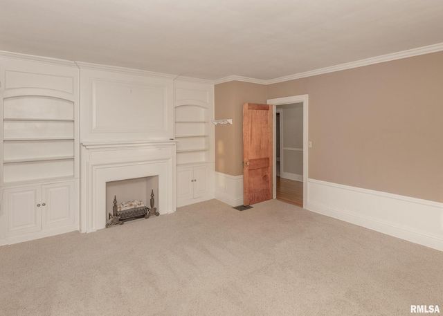 2501 BRADY Street, Davenport, IA 52803