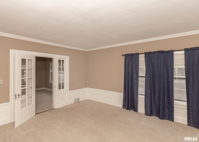 2501 BRADY Street, Davenport, IA 52803