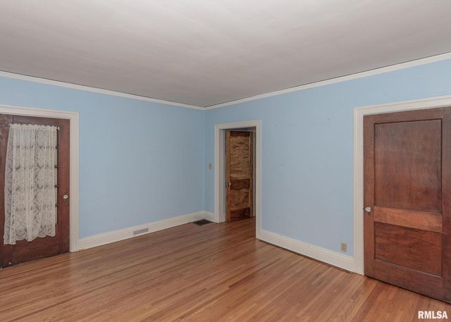 2501 BRADY Street, Davenport, IA 52803