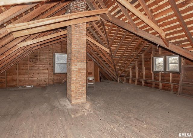 2501 BRADY Street, Davenport, IA 52803