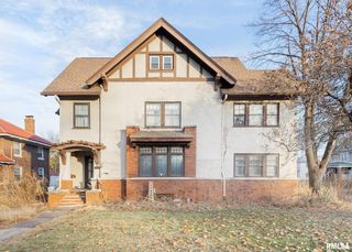 2501 BRADY Street, Davenport, IA 52803