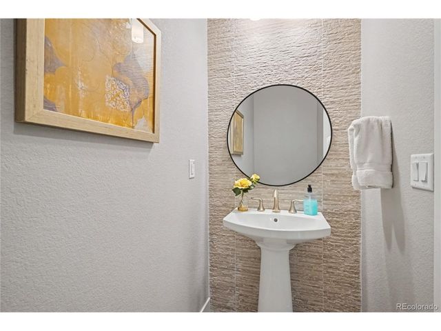 9204 Star Fall Cir, Littleton, CO 80125