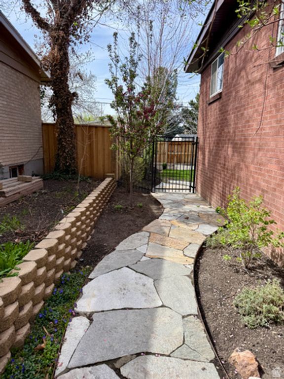 Image 3 of property listing at 6784 S 1530 E, Cottonwood Heights, UT 84121