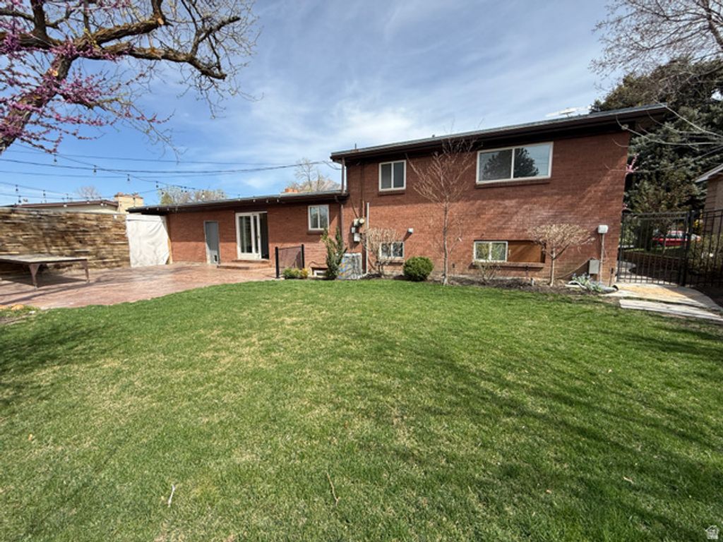 Image 38 of property listing at 6784 S 1530 E, Cottonwood Heights, UT 84121