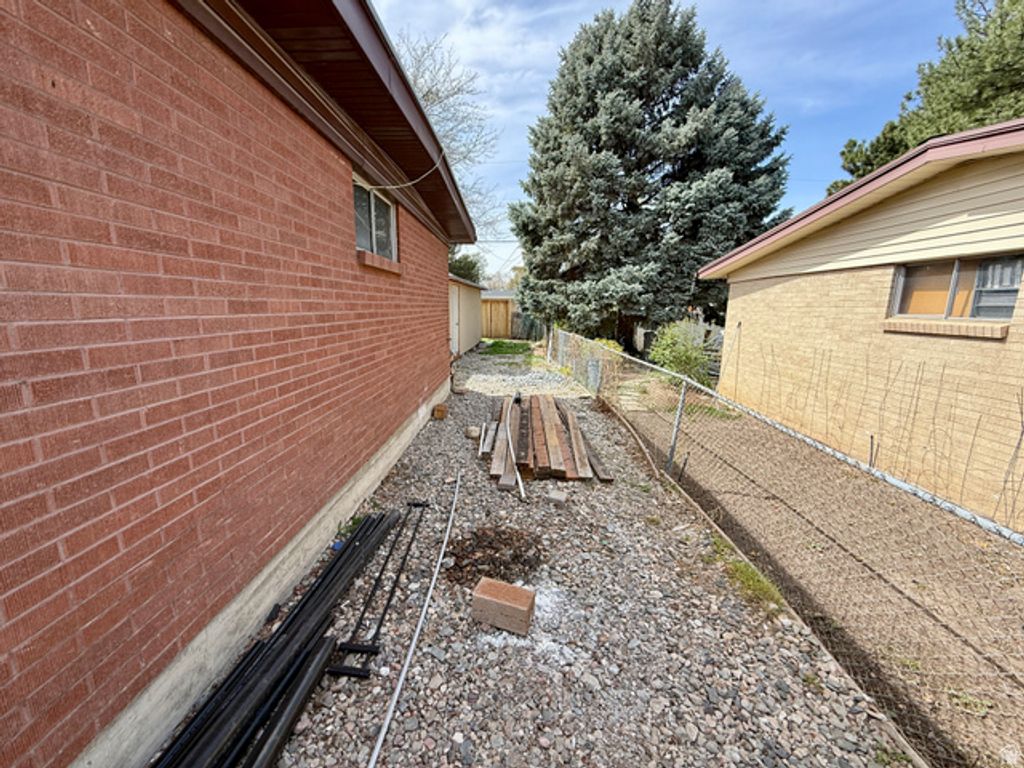 Image 43 of property listing at 6784 S 1530 E, Cottonwood Heights, UT 84121