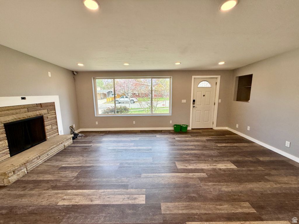 Image 10 of property listing at 6784 S 1530 E, Cottonwood Heights, UT 84121