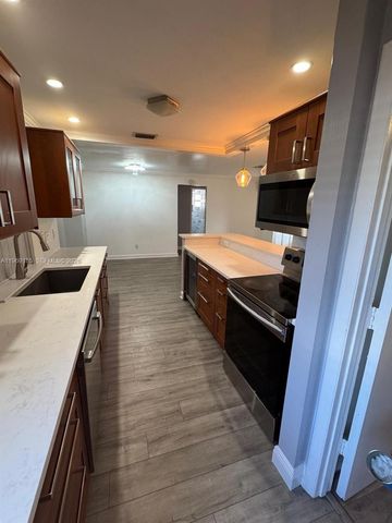 8201 NW 105th Ave, Tamarac, FL 33321