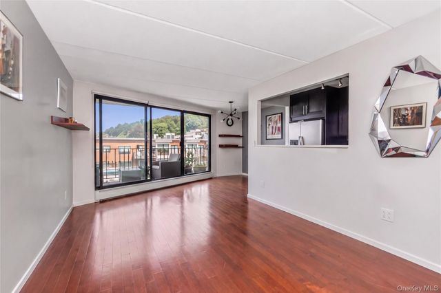 1155 Warburton Avenue 5A, Yonkers, NY 10701