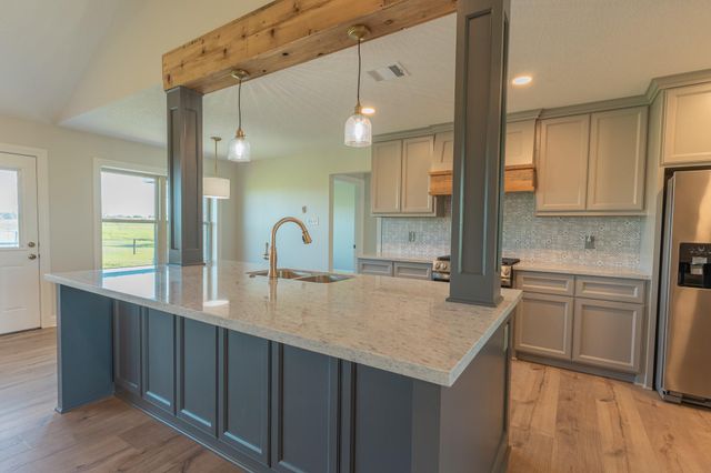 11950 Whitman Rd, Brenham, TX 77833