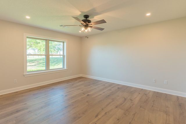 11950 Whitman Rd, Brenham, TX 77833