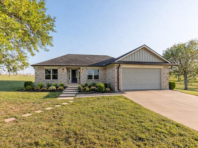 11950 Whitman Rd, Brenham, TX 77833