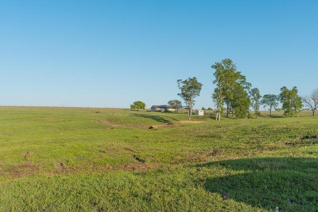 11950 Whitman Rd, Brenham, TX 77833