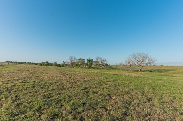 11950 Whitman Rd, Brenham, TX 77833