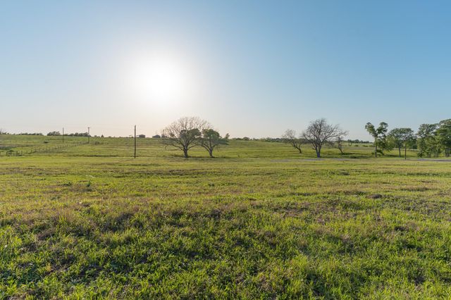 11950 Whitman Rd, Brenham, TX 77833