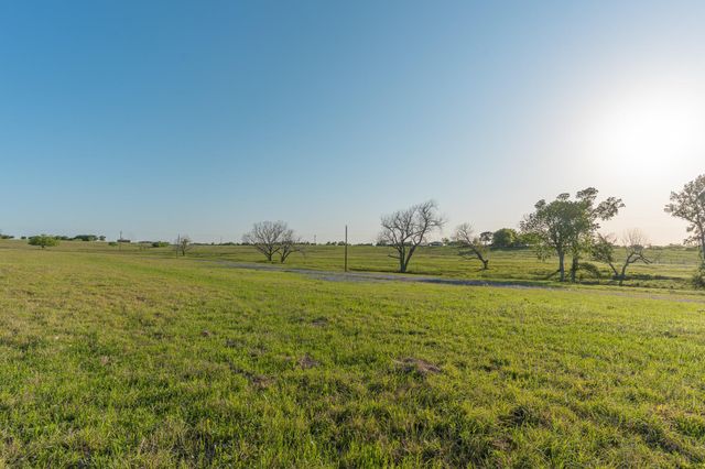 11950 Whitman Rd, Brenham, TX 77833