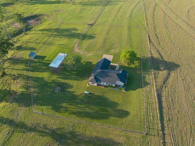 11950 Whitman Rd, Brenham, TX 77833