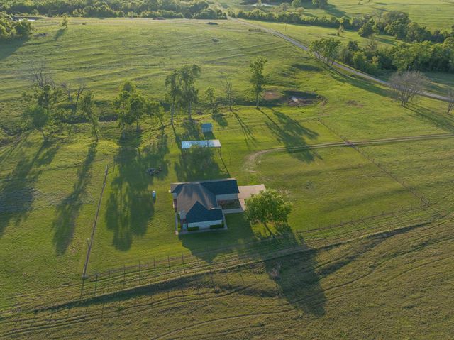 11950 Whitman Rd, Brenham, TX 77833