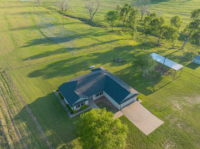 11950 Whitman Rd, Brenham, TX 77833