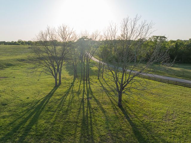 11950 Whitman Rd, Brenham, TX 77833
