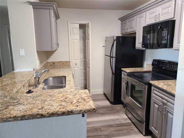 8911 MANOR LOOP 205, Lakewood Ranch, FL 34202